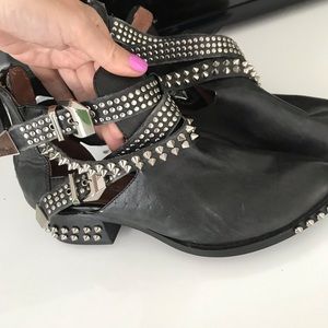 Jeffrey Campbell ankle booties size 9